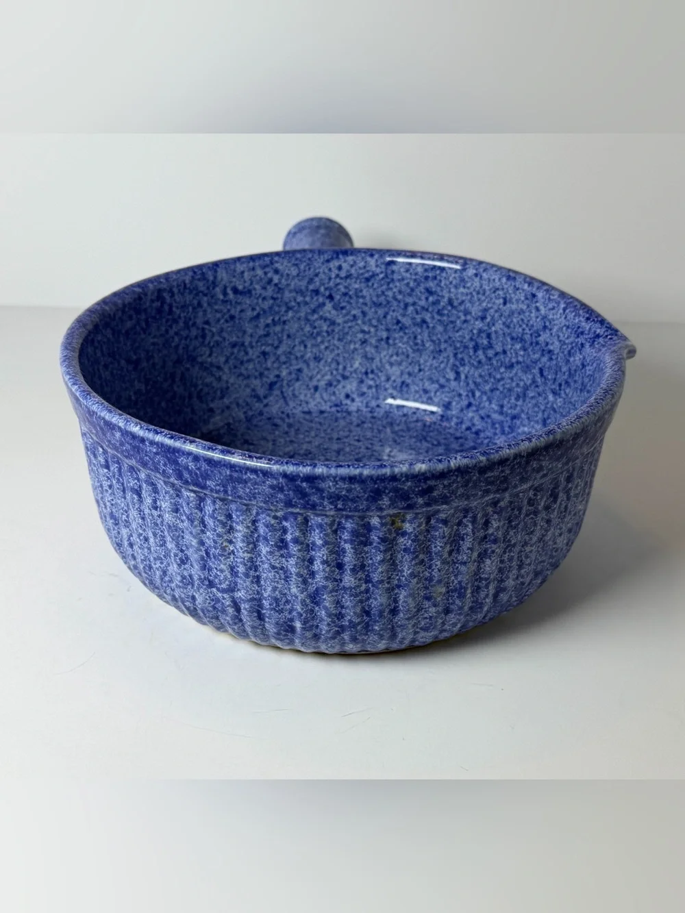 Coventry Stoneware Blue Spongeware Handled Serving Bowl Pour Spout 8”